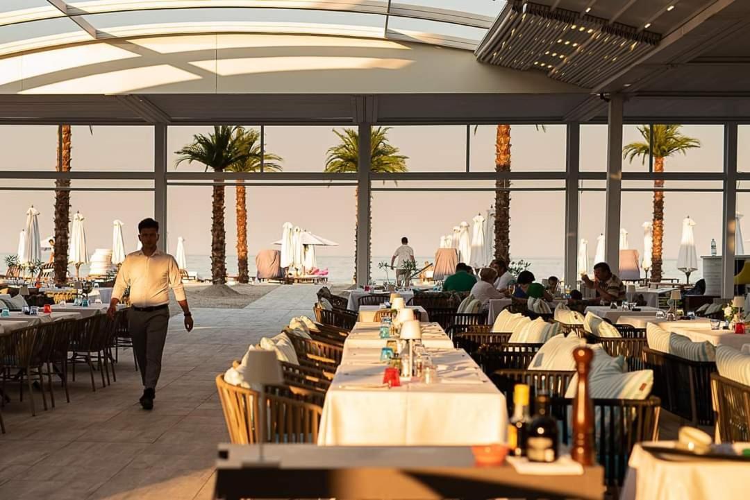 White Tower Mamaia Prestige Apartments Екстериор снимка